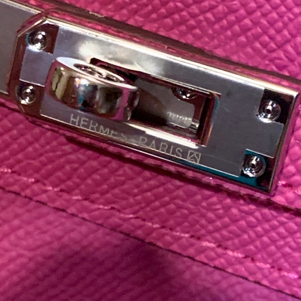 Brand new Absolutely stunning fuchsia real leather trendy purse size 25 w/ strap
